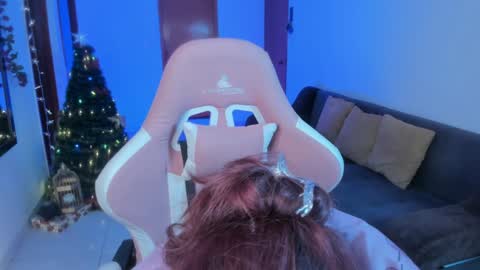 Snapshot of burbuja_cosmic chatting on 12-13-24, 03:38 Im Val Welcome to my room My instagram Bubble cosmic online show from 12-13-24, 03:38