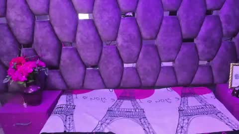 burbuja pink  online show from 02-17-26, 03:25