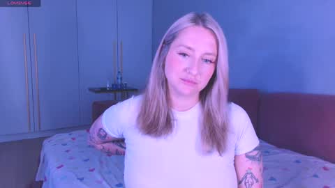 Snapshot of burn_lissa chatting on 05-22-26, 06:35 Lissa online show from 05-22-26, 06:35