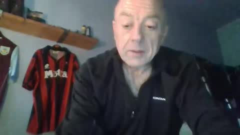 Snapshot of burnleyguy1977 chatting on 04-26-26, 04:54 burnleyguy1977 online show from 04-26-26, 04:54