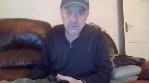 Snapshot of burnleyguy1977 chatting on 05-09-26, 02:28 burnleyguy1977 online show from 05-09-26, 02:28