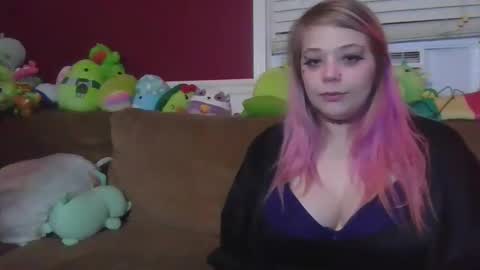 Snapshot of burnthemail chatting on 12-15-24, 10:07 lilly online show from 12-15-24, 10:07