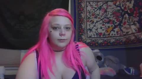 Snapshot of burnthemail chatting on 01-08-25, 11:30 lilly online show from 01-08-25, 11:30