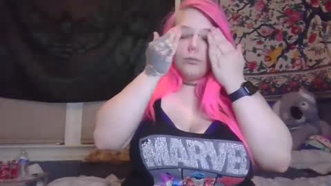 Snapshot of burnthemail chatting on 01-28-25, 06:16 lilly online show from 01-28-25, 06:16