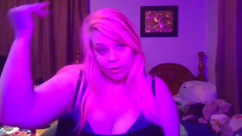 Snapshot of burnthemail chatting on 02-15-25, 10:00 lilly online show from 02-15-25, 10:00