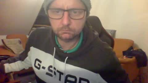 Snapshot of buschchristian30 chatting on 12-13-25, 08:47 Lustmoilch83 online show from 12-13-25, 08:47