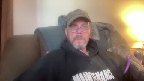 Snapshot of bushbeautician chatting on 02-02-25, 09:34 bushbeautician online show from 02-02-25, 09:34