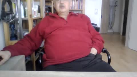 Snapshot of busibaer666 chatting on 01-11-25, 11:45 busi online show from 01-11-25, 11:45