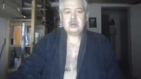 Snapshot of busibaer666 chatting on 09-15-25, 12:32 busi online show from 09-15-25, 12:32