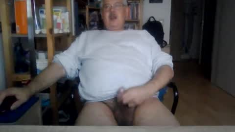 Snapshot of busibaer666 chatting on 11-08-25, 07:30 busi online show from 11-08-25, 07:30