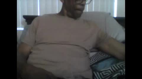 Busturgutzgd1 online show from 12-25-24, 07:24