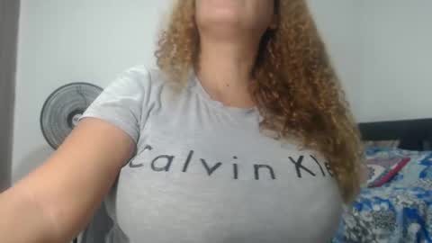 Snapshot of bustyamanda_ chatting on 02-21-25, 04:18 Amanda  online show from 02-21-25, 04:18