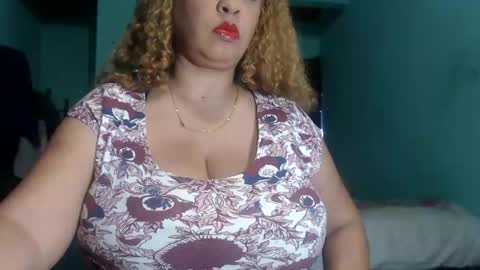 Snapshot of bustyamanda_ chatting on 09-13-25, 11:21 Amanda  online show from 09-13-25, 11:21