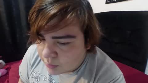 Snapshot of buttercup_milk chatting on 02-22-26, 04:13 Dylan online show from 02-22-26, 04:13