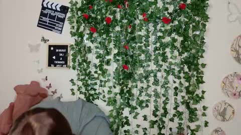 butterfly booty online show from 11-14-25, 10:47