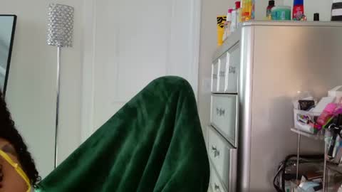 butterfly booty online show from 04-22-26, 12:28