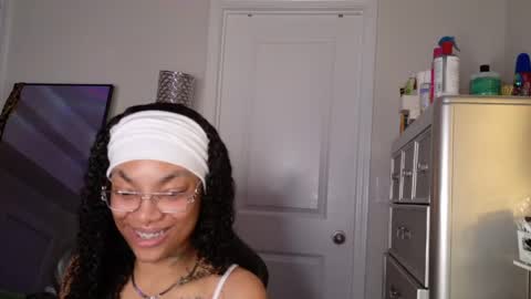 butterfly booty online show from 04-27-26, 05:49