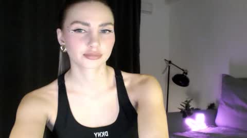 Snapshot of butterflys_ chatting on 02-28-25, 10:17 Lauren online show from 02-28-25, 10:17