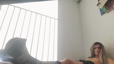 HannahWreckshin online show from 02-09-25, 06:26