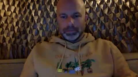 Snapshot of buurman1982isback chatting on 10-02-25, 08:16 buurman1982isback online show from 10-02-25, 08:16