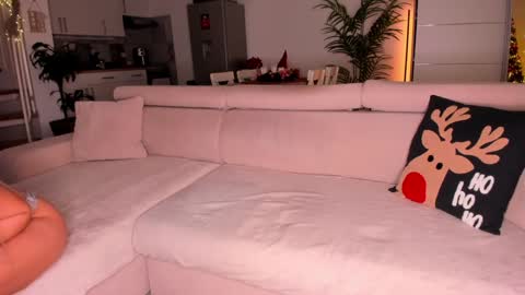 Nicolah  Steven Bond online show from 12-13-24, 09:41