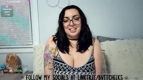 Snapshot of bvttcheeks00 chatting on 09-25-25, 04:05 bvttcheeks00 online show from 09-25-25, 04:05