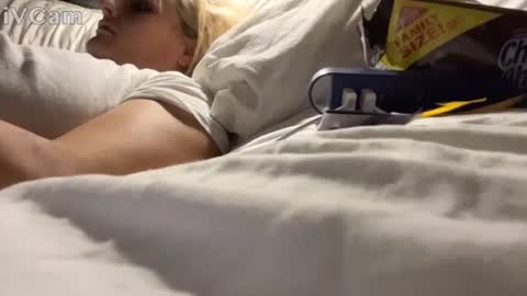 Snapshot of bw696991188279 chatting on 11-13-25, 02:49 bw696991188279 online show from 11-13-25, 02:49