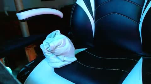 Snapshot of bwall1425 chatting on 12-23-24, 02:02 bwall1425 online show from 12-23-24, 02:02