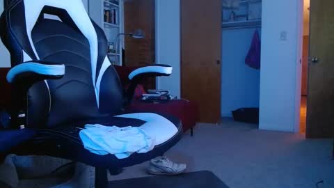 Snapshot of bwall1425 chatting on 12-31-24, 03:45 bwall1425 online show from 12-31-24, 03:45