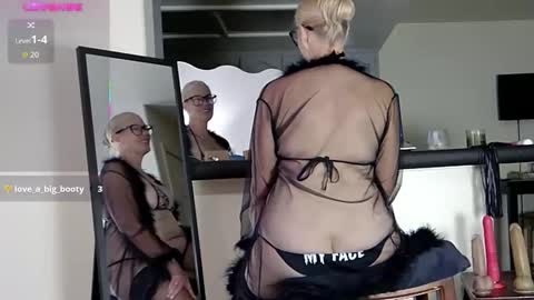 Snapshot of bwoodsbabe chatting on 01-19-26, 12:58 Bee and John online show from 01-19-26, 12:58