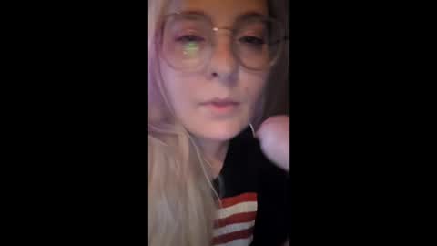 Momuknow online show from 06-11-26, 03:26