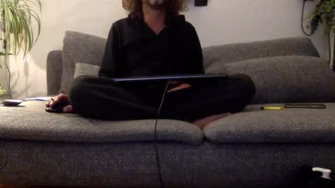 c0rnelius online show from 10-30-25, 08:31