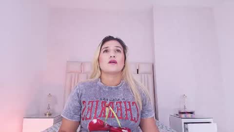 Snapshot of c_fox_ chatting on 06-18-26, 03:07 Carolina online show from 06-18-26, 03:07