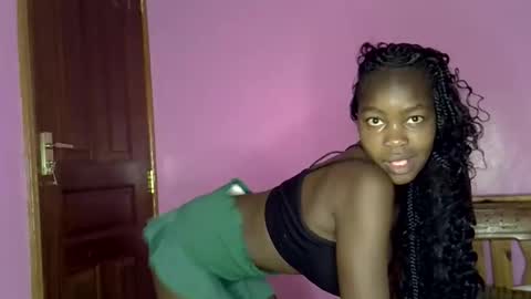 Snapshot of c_trish chatting on 09-12-25, 05:18 C--trish online show from 09-12-25, 05:18