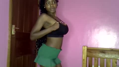 Snapshot of c_trish chatting on 09-18-25, 08:22 C--trish online show from 09-18-25, 08:22