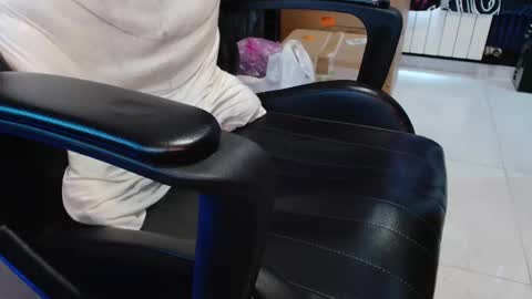 Snapshot of cafetabac chatting on 01-13-25, 12:35 cafetabac online show from 01-13-25, 12:35