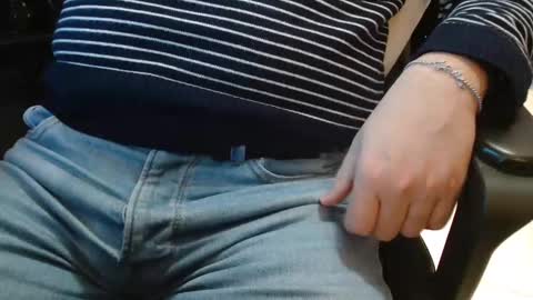 Snapshot of cafetabac chatting on 01-16-25, 08:43 cafetabac online show from 01-16-25, 08:43