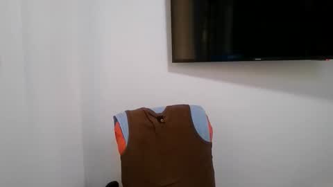 Snapshot of caibra87 chatting on 12-14-25, 02:00 Will caibra find a sugar daddy or sugar mommy online show from 12-14-25, 02:00