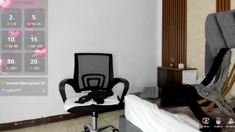 Snapshot of cailinmilf chatting on 09-25-25, 01:53 Cailin online show from 09-25-25, 01:53