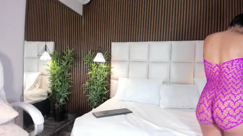 Snapshot of cailynbrowm chatting on 10-18-25, 04:59 CailynBrown online show from 10-18-25, 04:59