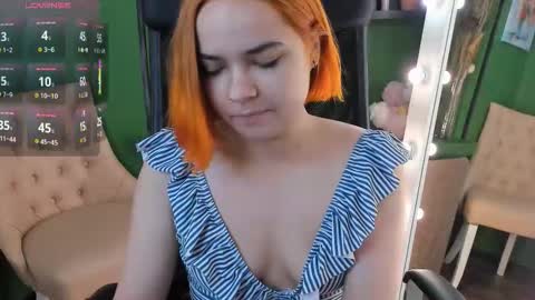 Snapshot of caitlin_crazy chatting on 09-26-25, 09:46 Gina online show from 09-26-25, 09:46