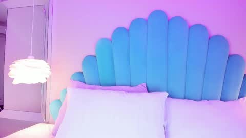 Snapshot of caitlyncouper chatting on 03-08-25, 09:51 Caitlyn online show from 03-08-25, 09:51