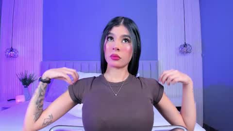 Snapshot of caitlyncouper chatting on 09-27-25, 10:48 Caitlyn online show from 09-27-25, 10:48