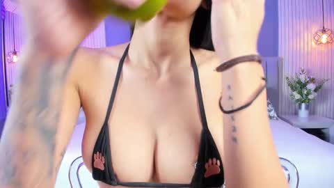 Snapshot of caitlyncouper chatting on 10-14-25, 10:54 Caitlyn online show from 10-14-25, 10:54