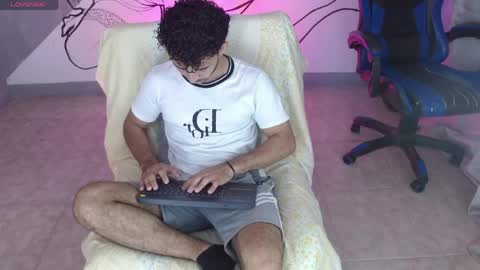 Snapshot of caius_bigcock1 chatting on 05-13-26, 12:35 caius online show from 05-13-26, 12:35