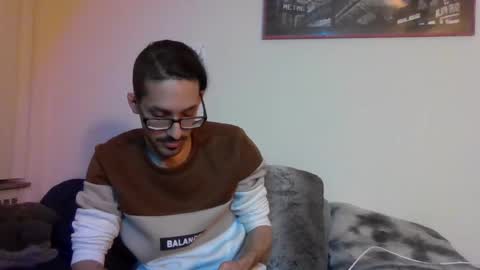 Snapshot of cal_xxx chatting on 09-29-25, 01:33 Cal XXX online show from 09-29-25, 01:33