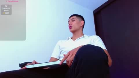 Snapshot of calavalerio chatting on 03-11-25, 07:36 Valerio online show from 03-11-25, 07:36