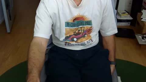 Snapshot of califun4u chatting on 11-06-25, 08:32 califun4u online show from 11-06-25, 08:32