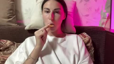 Anna online show from 06-14-26, 07:49