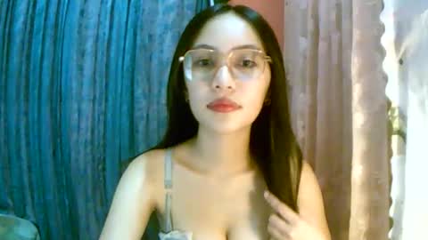 Snapshot of calla_freya chatting on 09-23-25, 04:48 Freya online show from 09-23-25, 04:48
